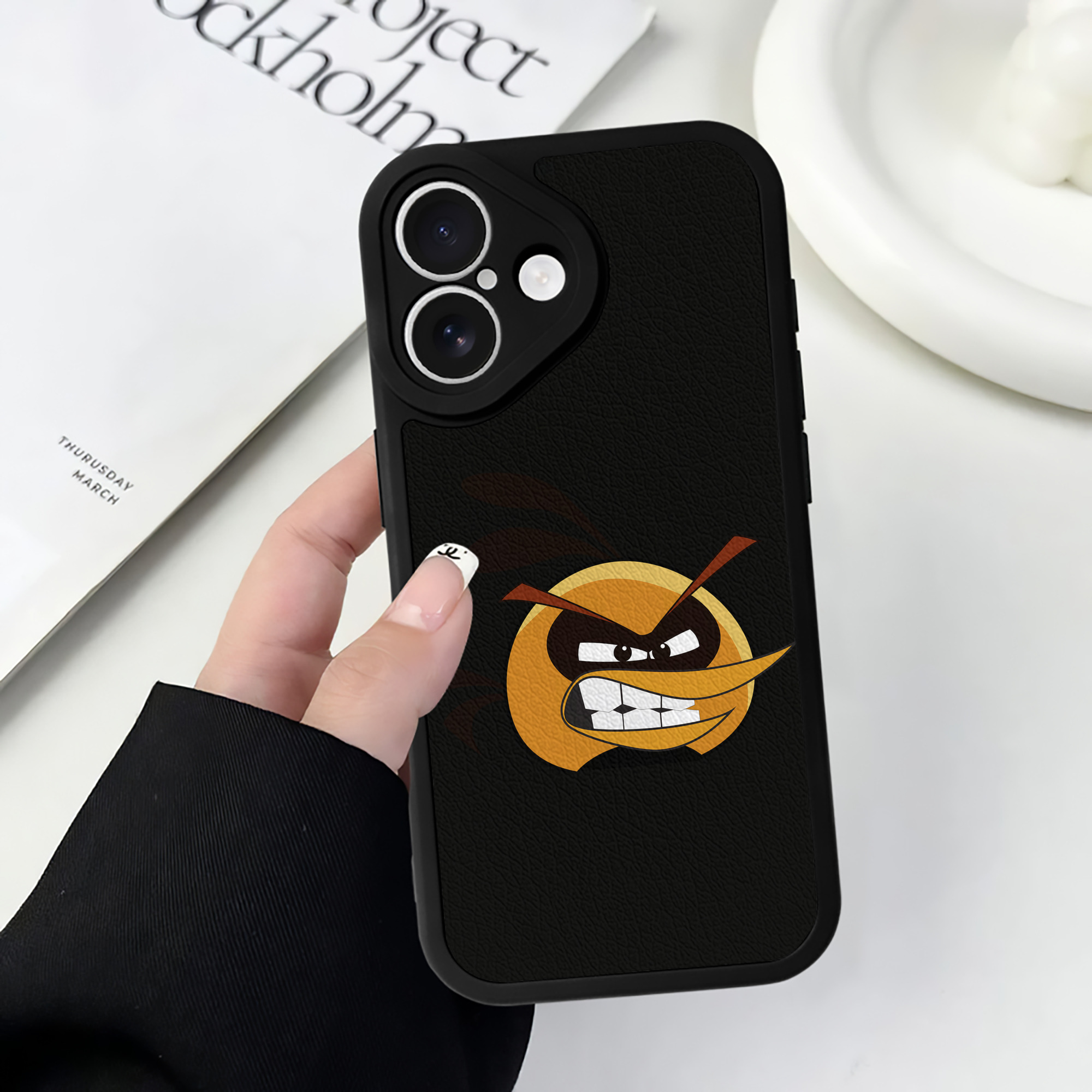 （画像用） Angry Birds アングリーバード 【iPhone 16シリーズ対応】シリコンスマホケース（レザー調） 材質：シリコン